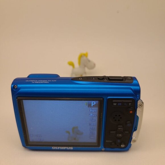 Olympus Tough TG-320 14.0MP Shockproof/Waterproof Blue Digital Camera - Picture 6 of 10